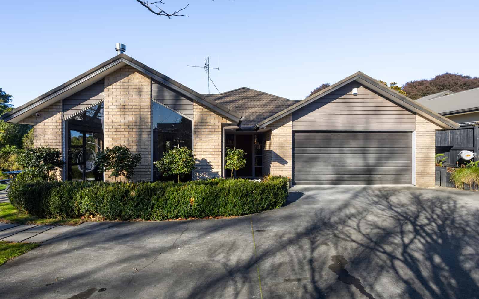 14 Cabernet Close